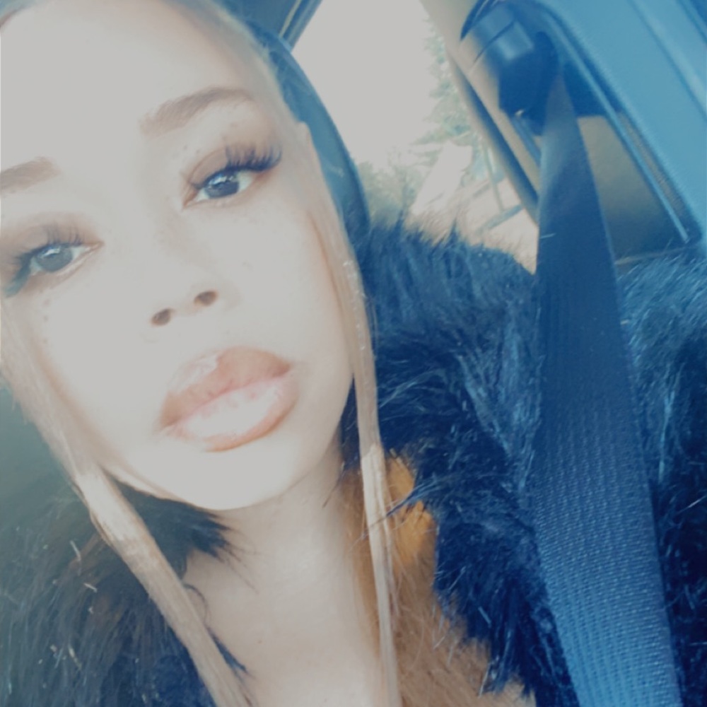 Meet your Posher, Tenasia